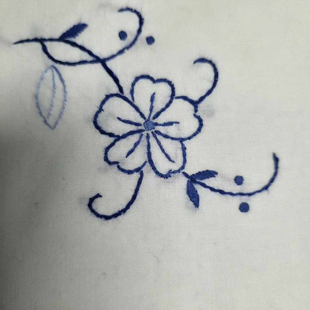Vintage Embroidered Cloth Napkins White Blue Floral Flower Set of 4 Cottagecore